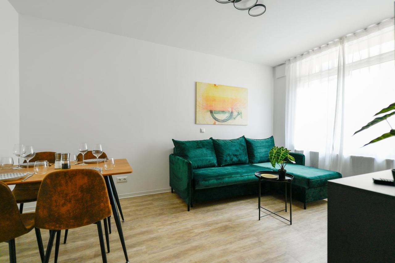 Ferienwohnungen Am Theater - Modern, Zentral Und Ruhig Mit Kueche, Waschtrockner, Netflix, Wlan Und Parkplatz- 2 Zimmer, 52 Qm Cottbus Exteriér fotografie