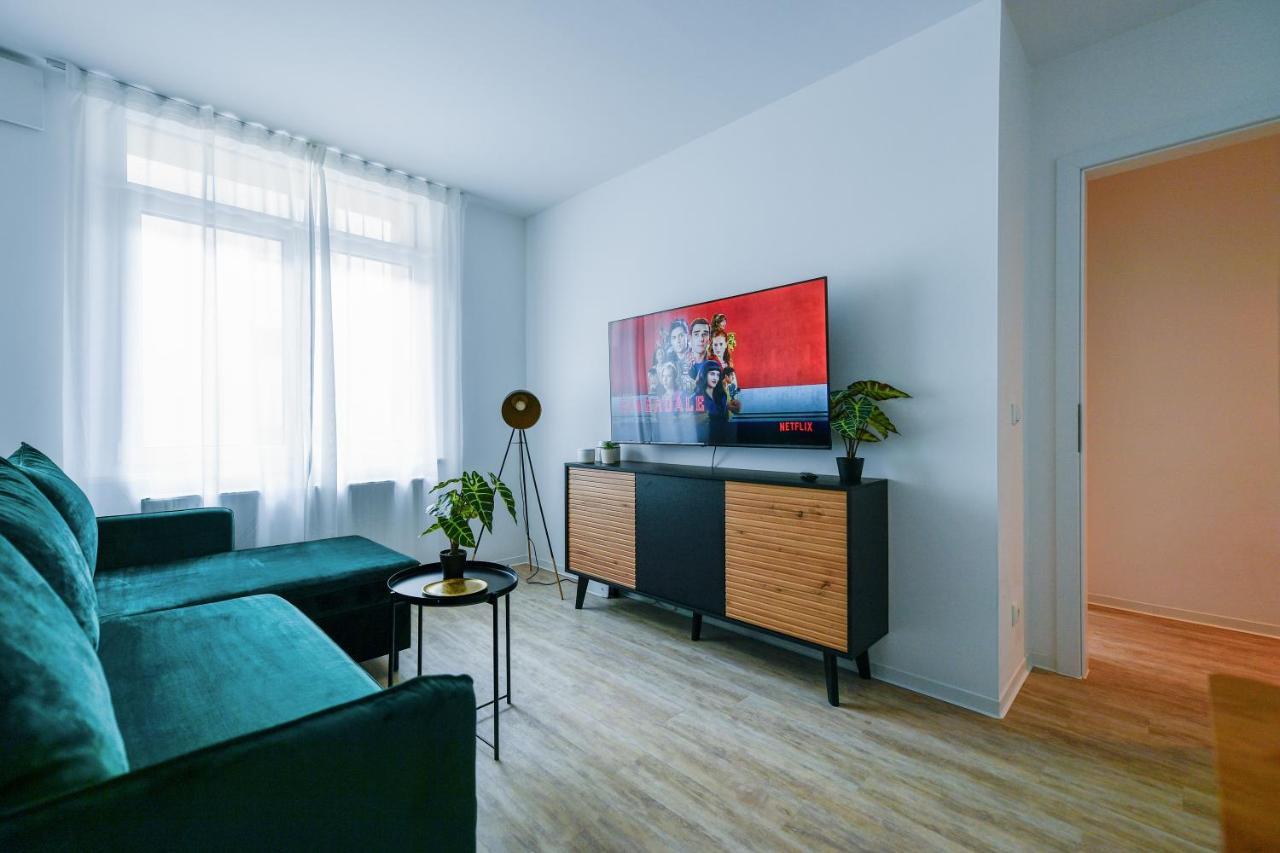 Ferienwohnungen Am Theater - Modern, Zentral Und Ruhig Mit Kueche, Waschtrockner, Netflix, Wlan Und Parkplatz- 2 Zimmer, 52 Qm Cottbus Exteriér fotografie